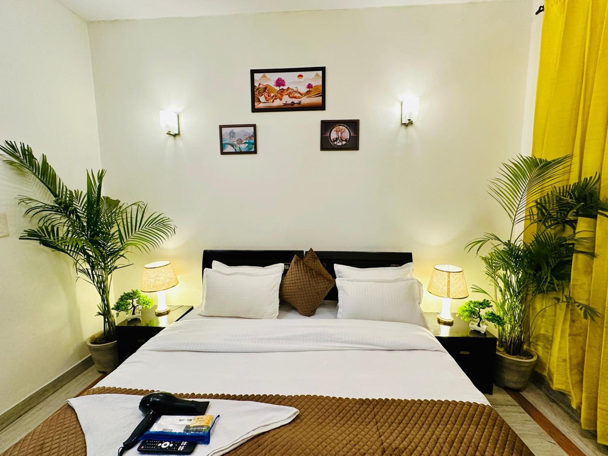The White Scent-Near Noida Sector 18 Metro Hotell Eksteriør bilde