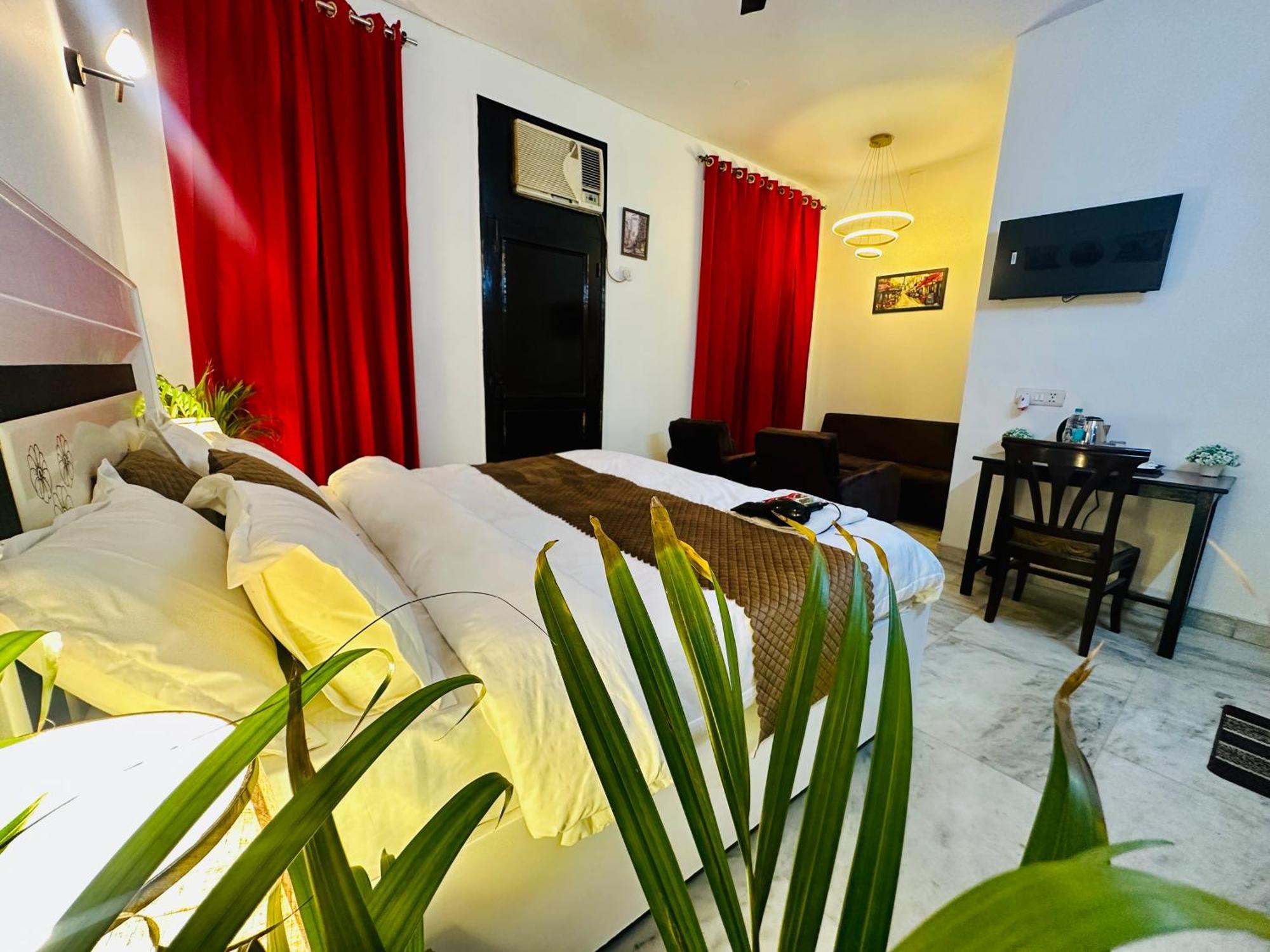 The White Scent-Near Noida Sector 18 Metro Hotell Eksteriør bilde