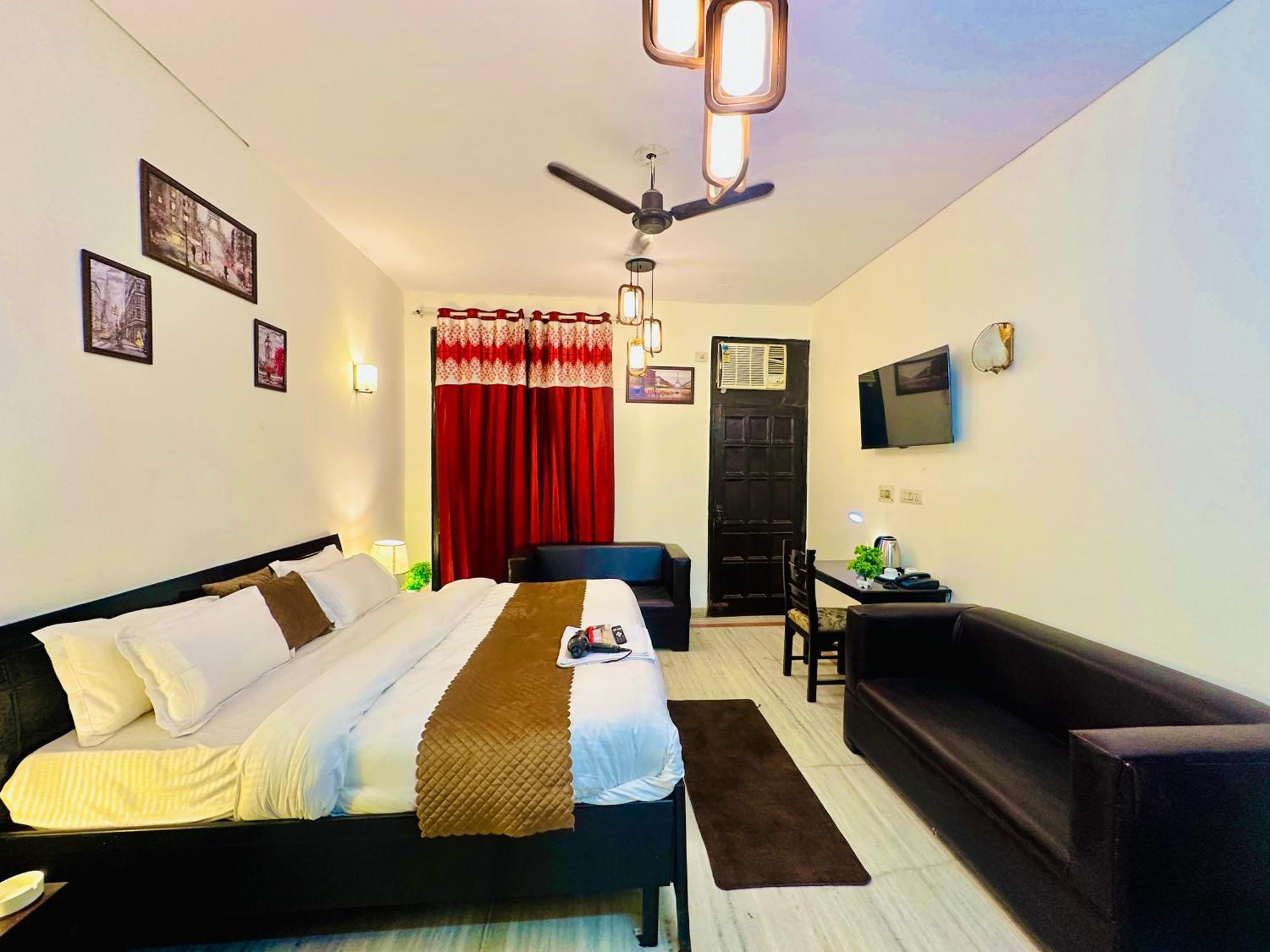 The White Scent-Near Noida Sector 18 Metro Hotell Eksteriør bilde