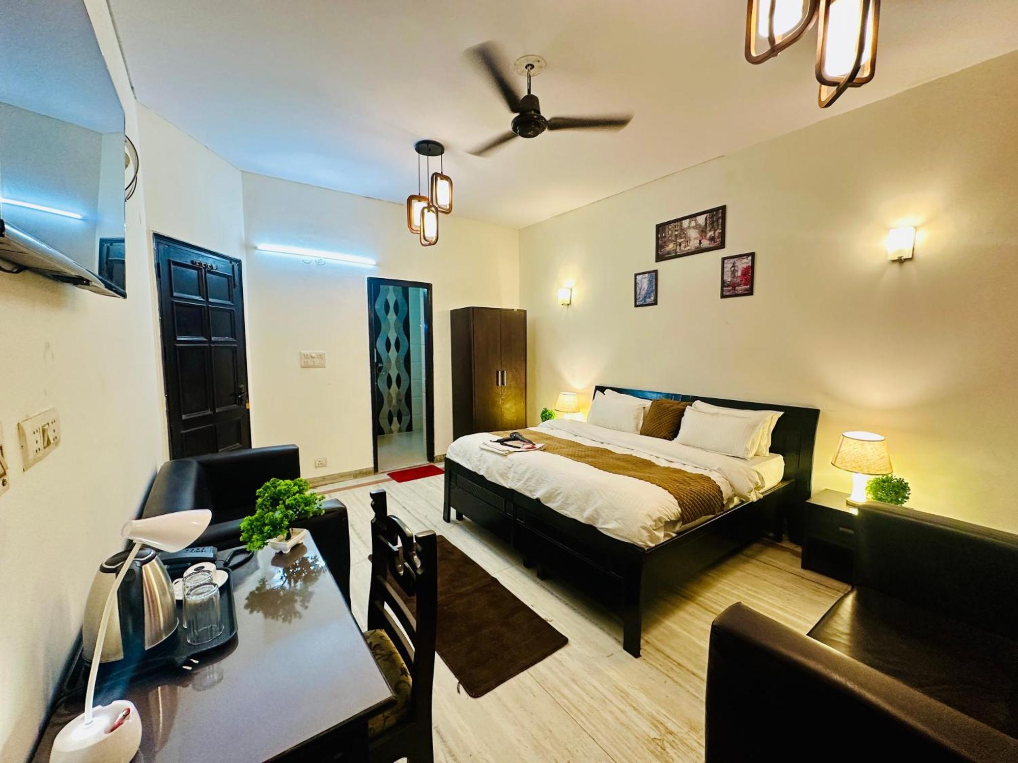 The White Scent-Near Noida Sector 18 Metro Hotell Eksteriør bilde