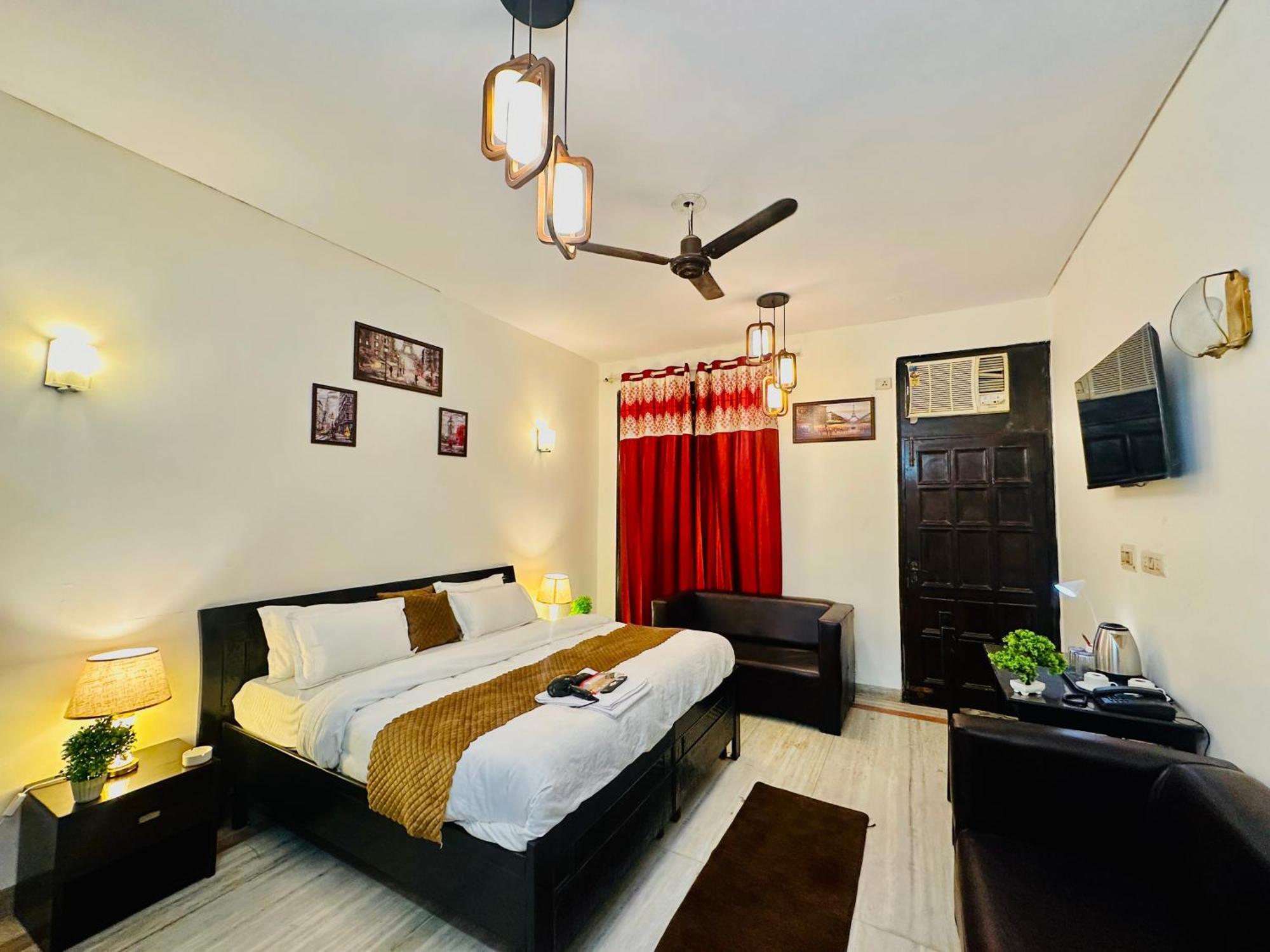 The White Scent-Near Noida Sector 18 Metro Hotell Eksteriør bilde