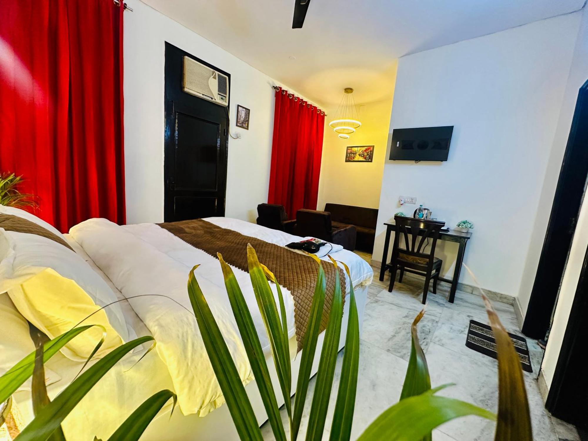 The White Scent-Near Noida Sector 18 Metro Hotell Eksteriør bilde